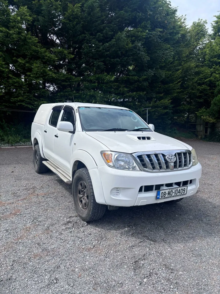 Toyota Hilux - Image 1