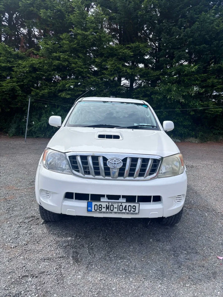 Toyota Hilux - Image 2