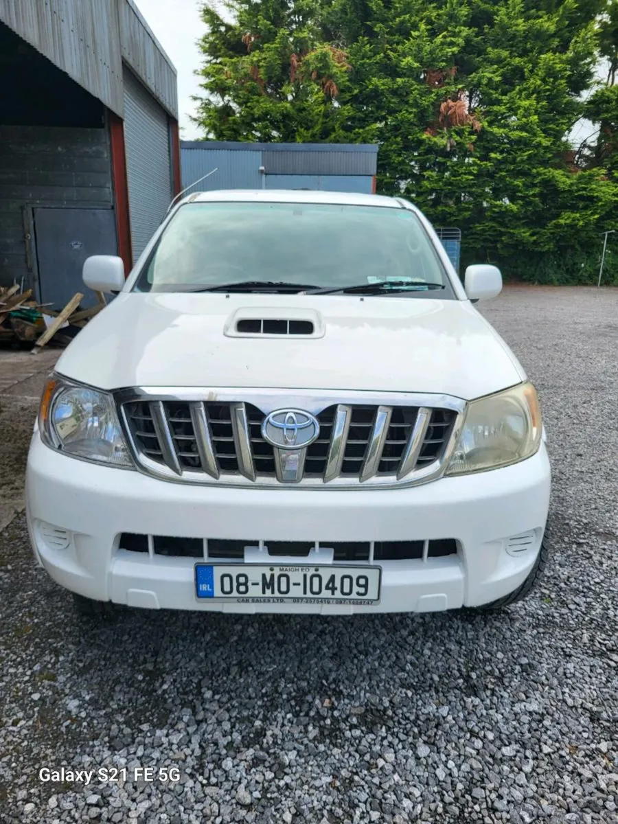 Toyota Hilux - Image 4