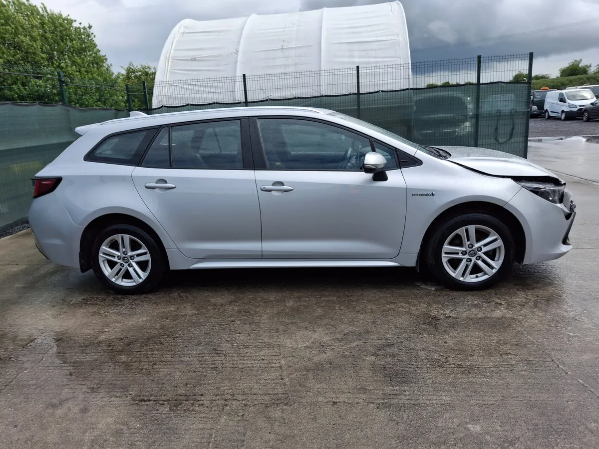 192 Toyota Corolla  1.8 Hybrid Automatic - Image 1