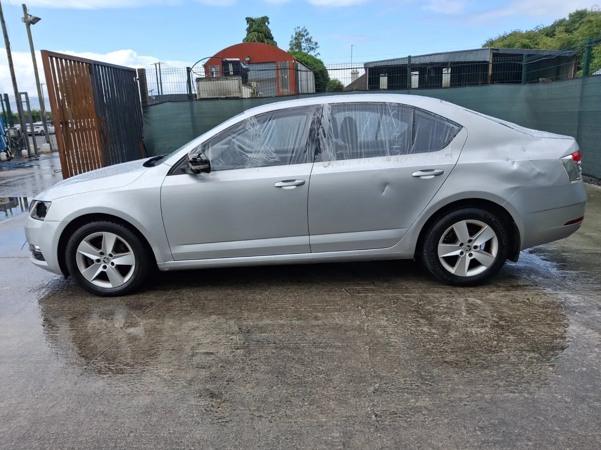 2018 Skoda Octavia Diesel Automatic - Image 4