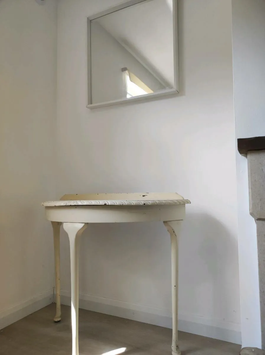 Console table - Image 1