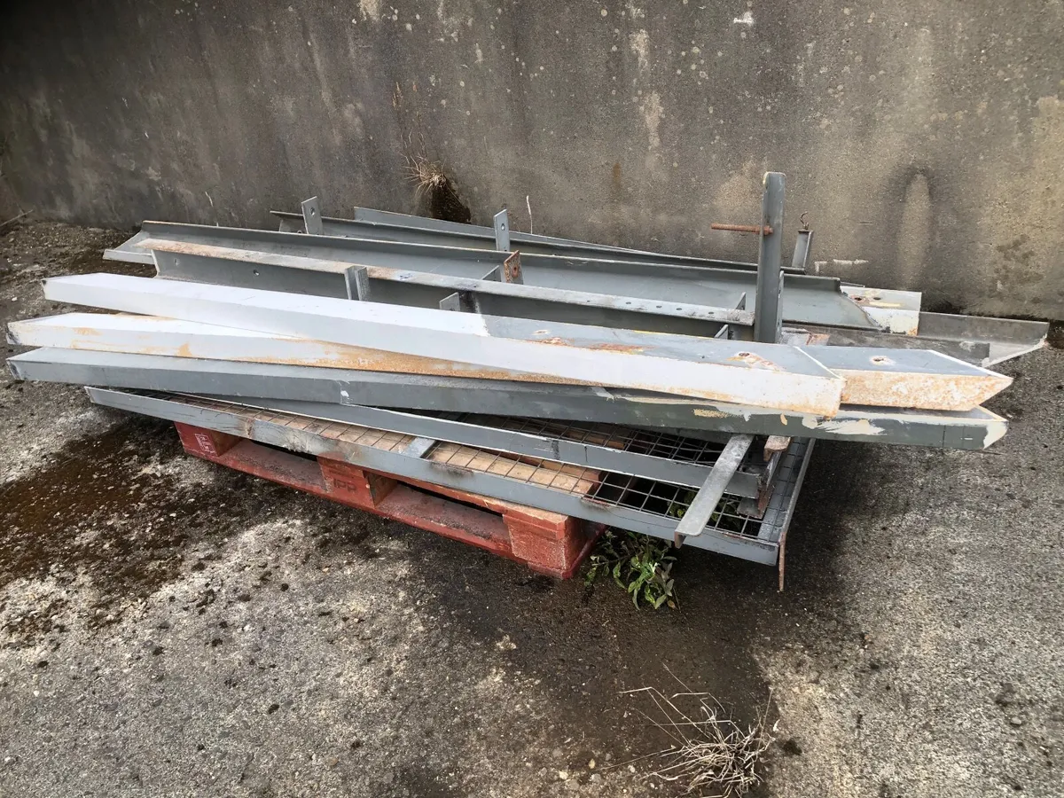 Steel u channel - Image 1