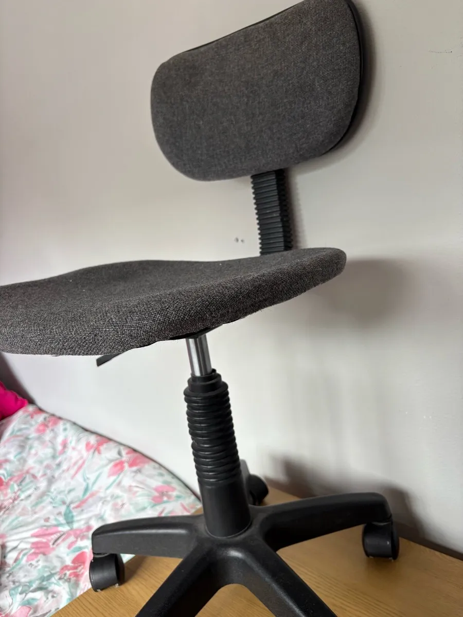 Desk chair - Image 2
