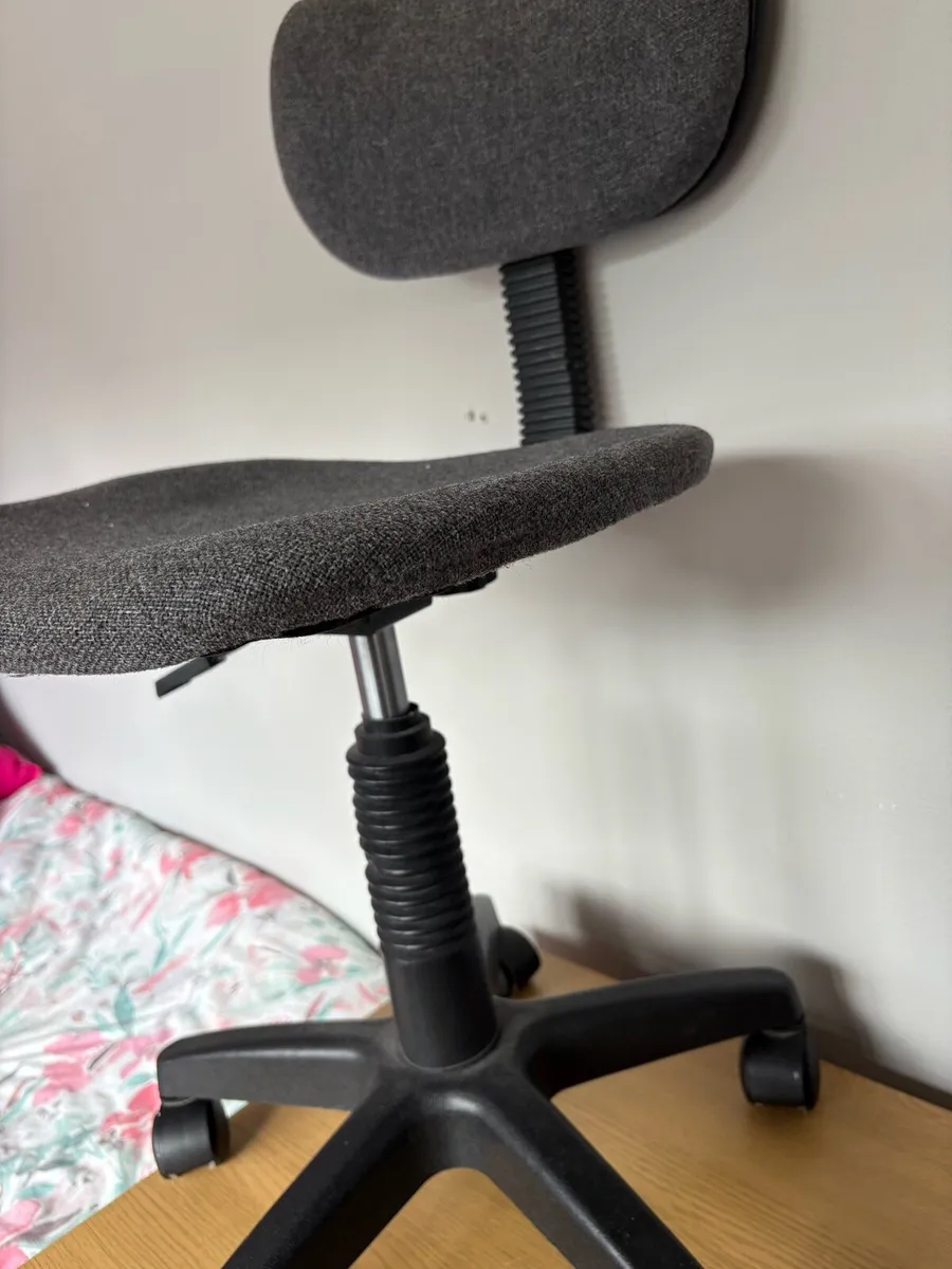 Desk chair - Image 3