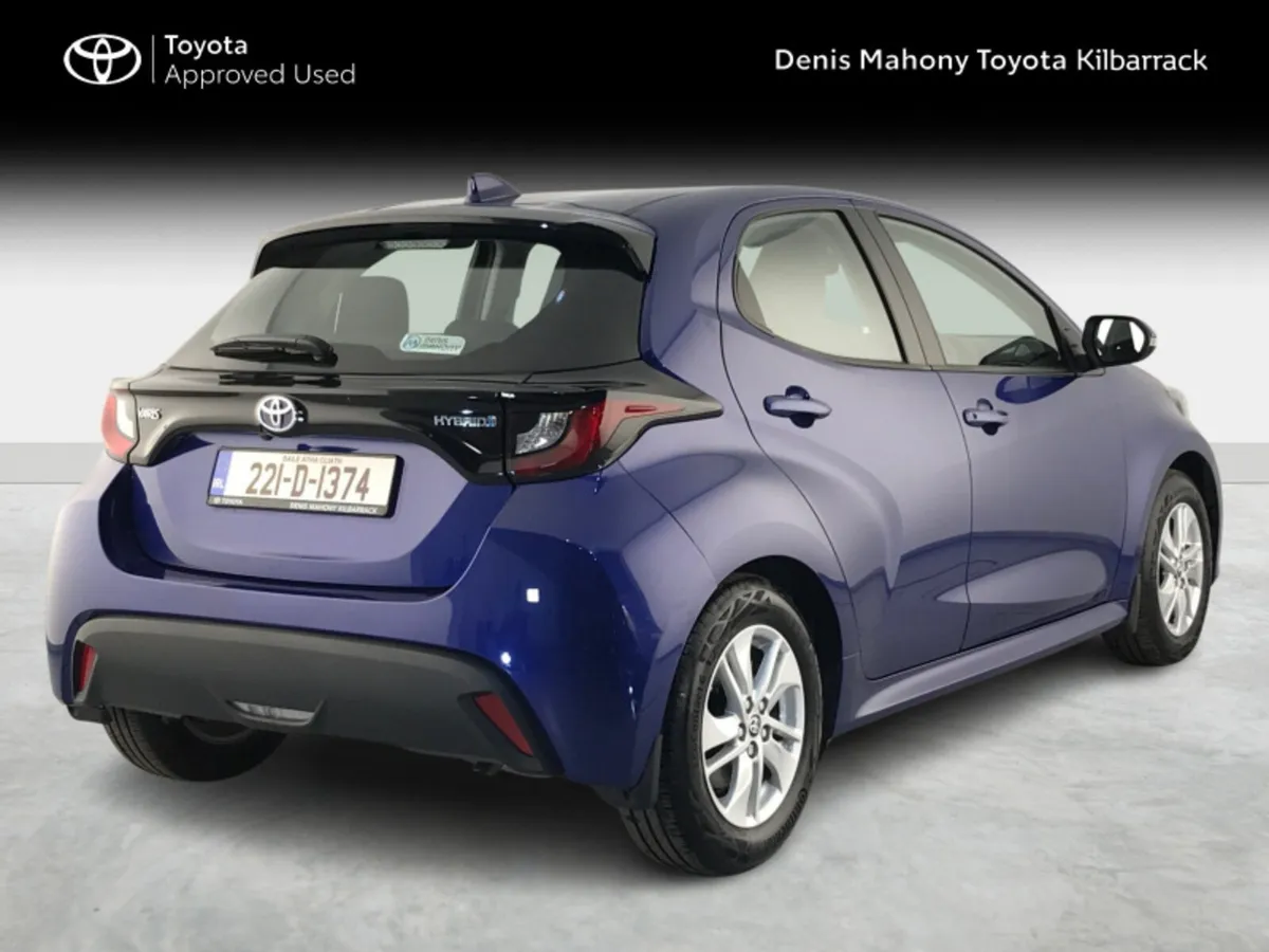 Toyota Yaris HYBRID LUNA - Image 2
