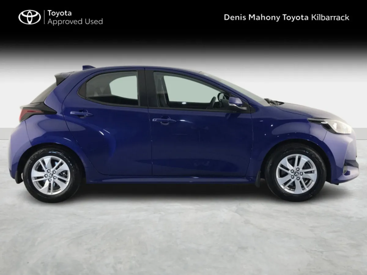 Toyota Yaris HYBRID LUNA - Image 3