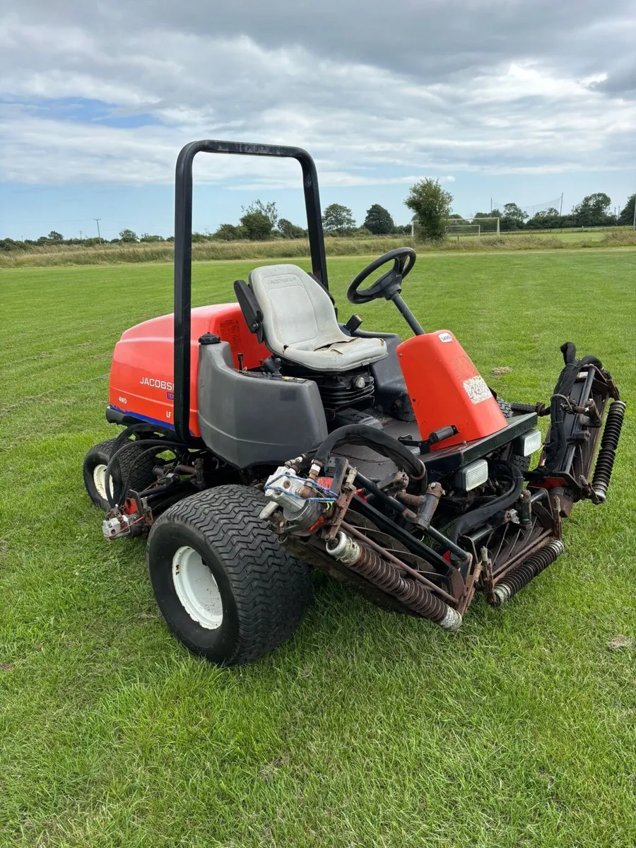 Jacobsen LF3800 5 reel fairway mower - Image 1
