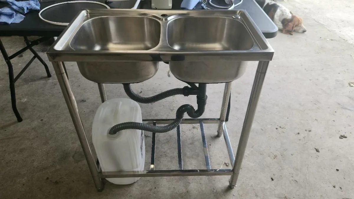 Catering Unit Clearout - Image 1