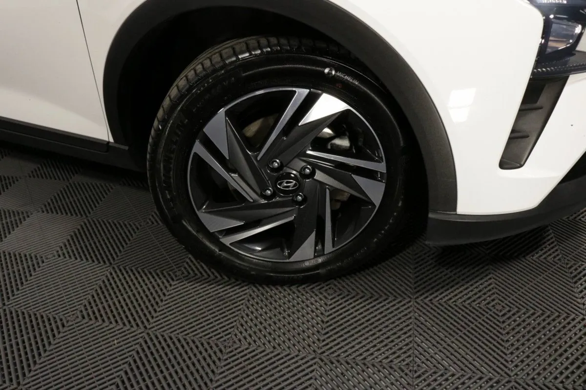 Hyundai Bayon Automatic Executive 1.0l Petrol Hat - Image 3