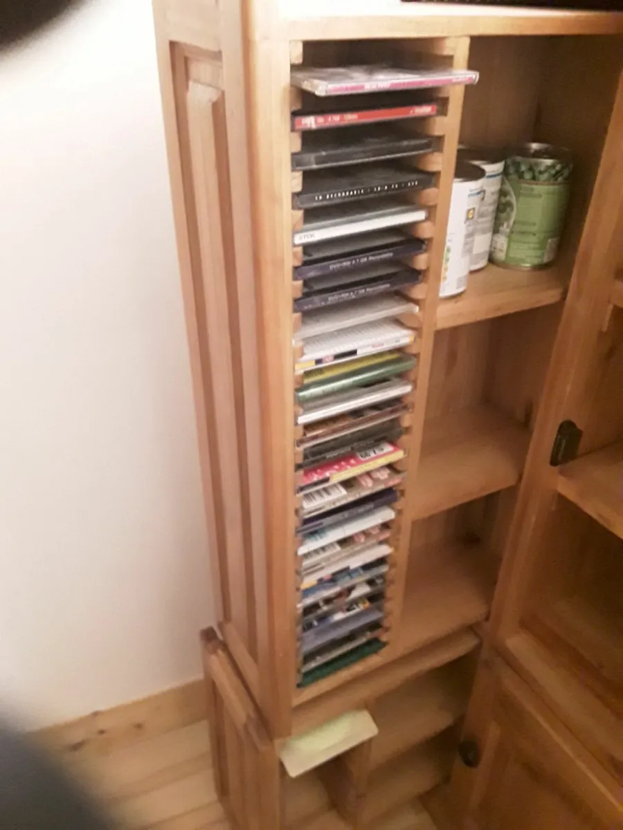 New condition Mexican pine unit plenty of storage - Image 3