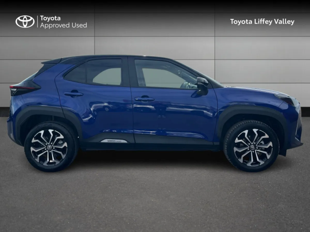Toyota Yaris YARIS CROSS LUNA SPORT BI-TONE - Image 3