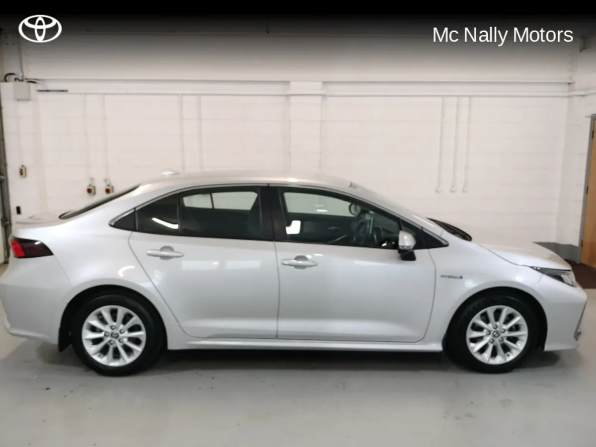 Toyota Corolla HYBRID LUNA SALOON - Image 4