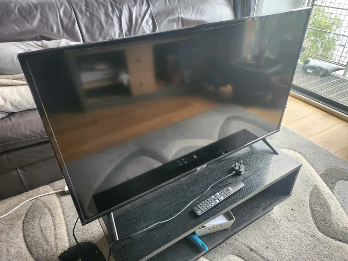 40 inch smart tv - Image 2