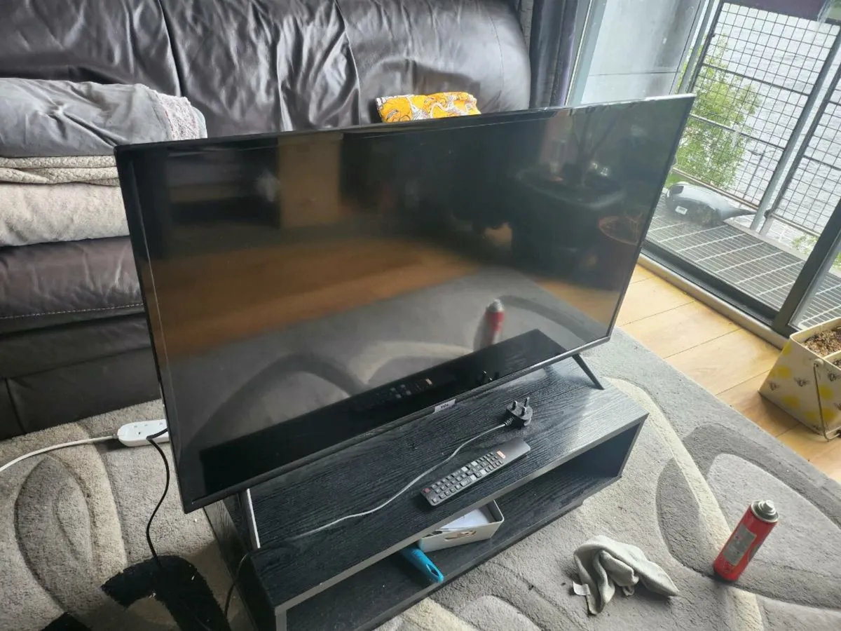 40 inch smart tv - Image 3