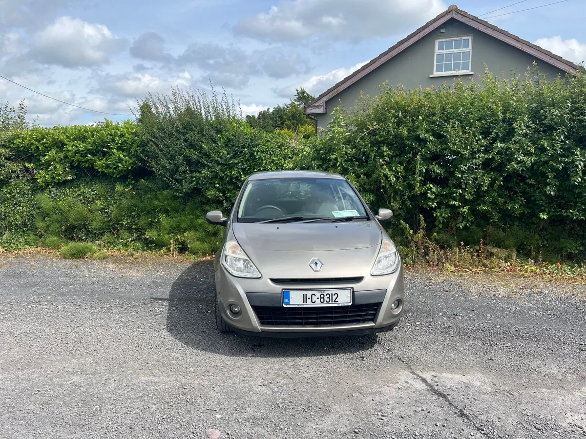11 Renault Clio, Low KM, New NCT - Image 4