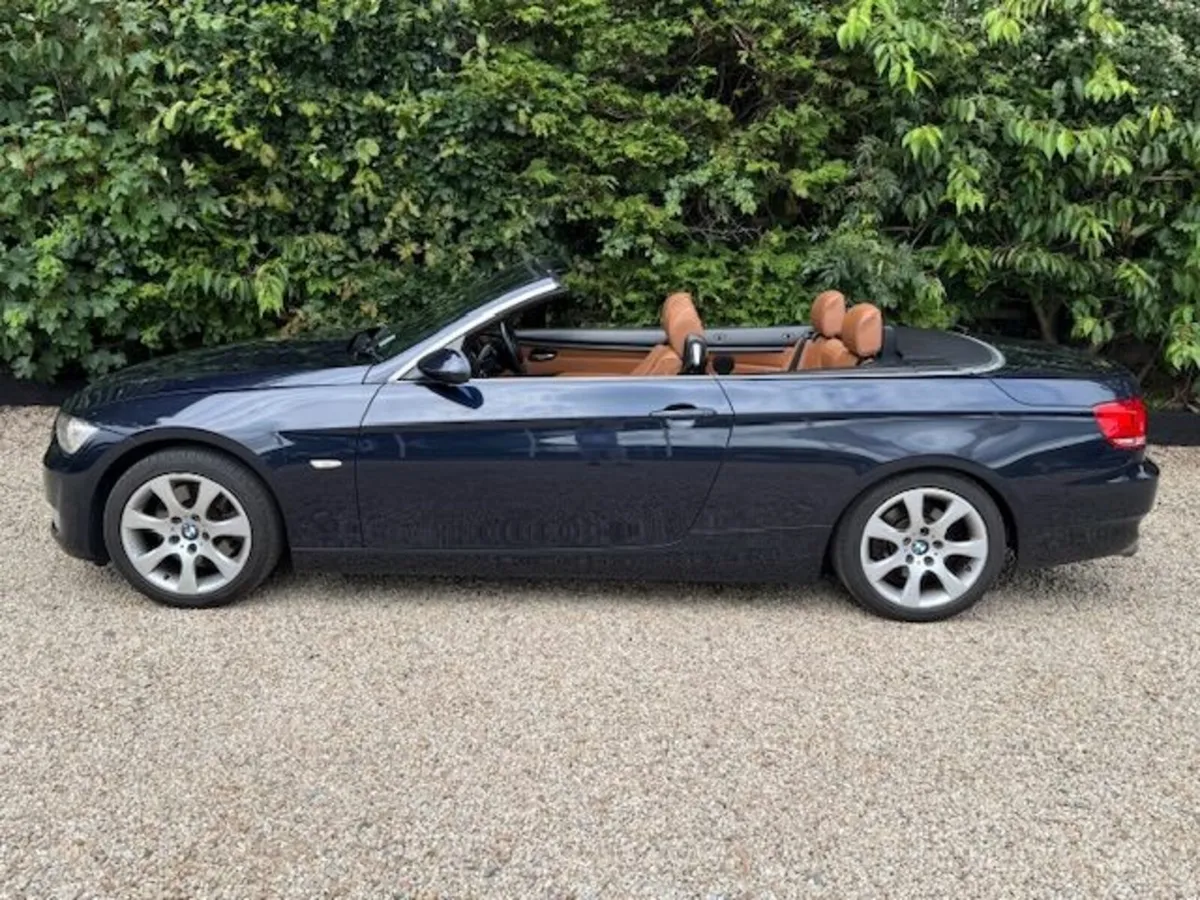 BMW 3-Series 2007  Gorgeous Looking Convertible - Image 4