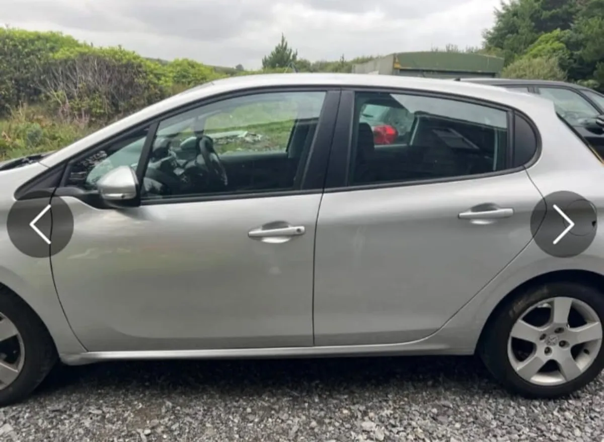 Peugeot 208 2014 - Image 4