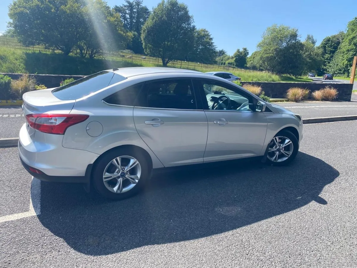 Ford Focus 2011 - Image 2
