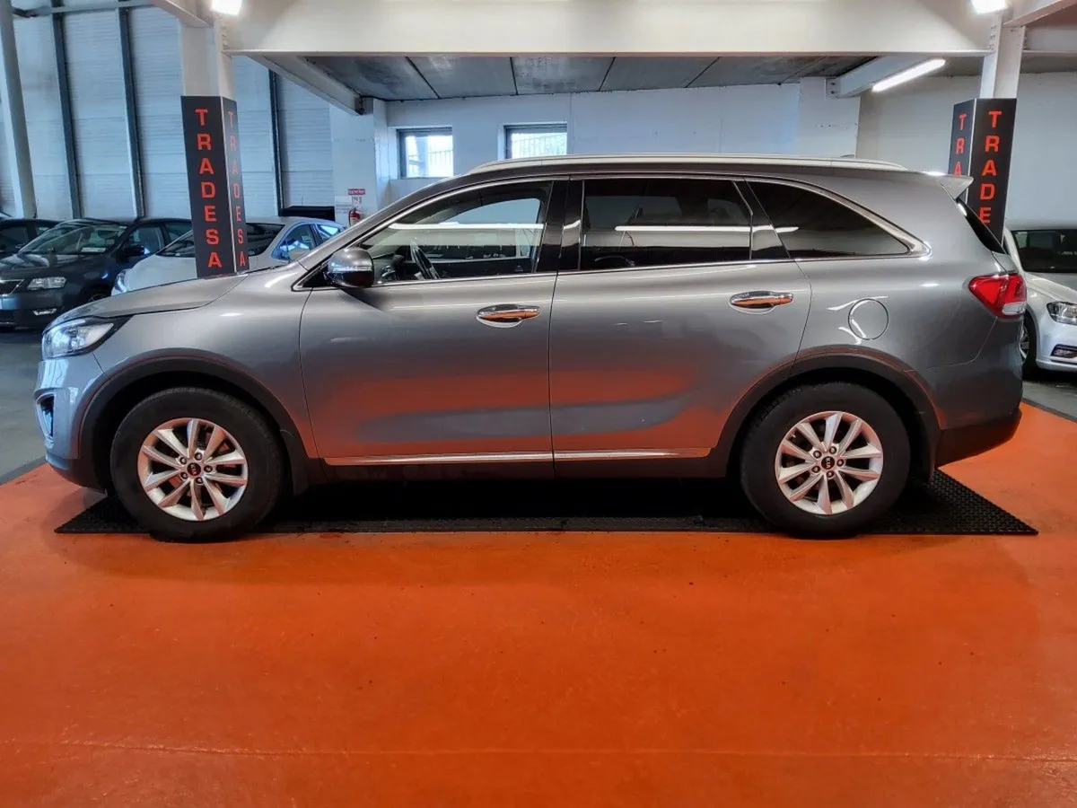 Kia Sorento Platinum 2WD - Image 3