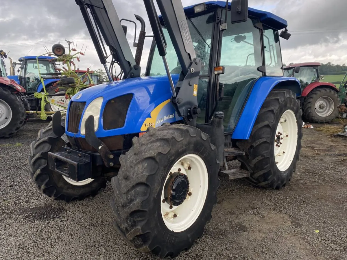 2007 New Holland TL90 A with Loader - Image 1