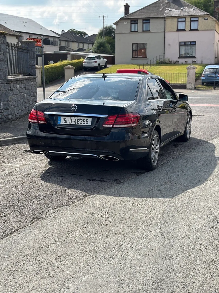 Immaculate 2015 Mercedes-Benz E220 BlueTEC - Image 3