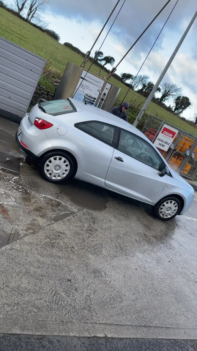 SEAT Ibiza 2010 - Image 2