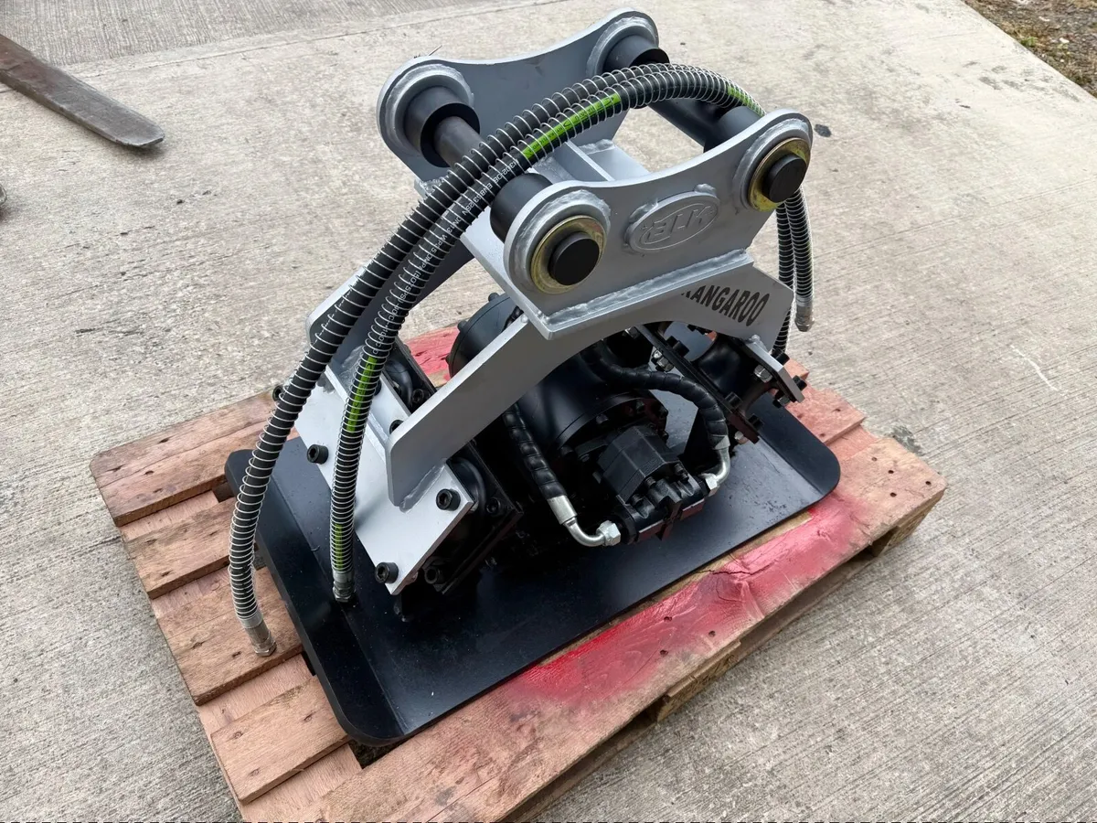 Wacker plate 4-6 ton New - Image 4