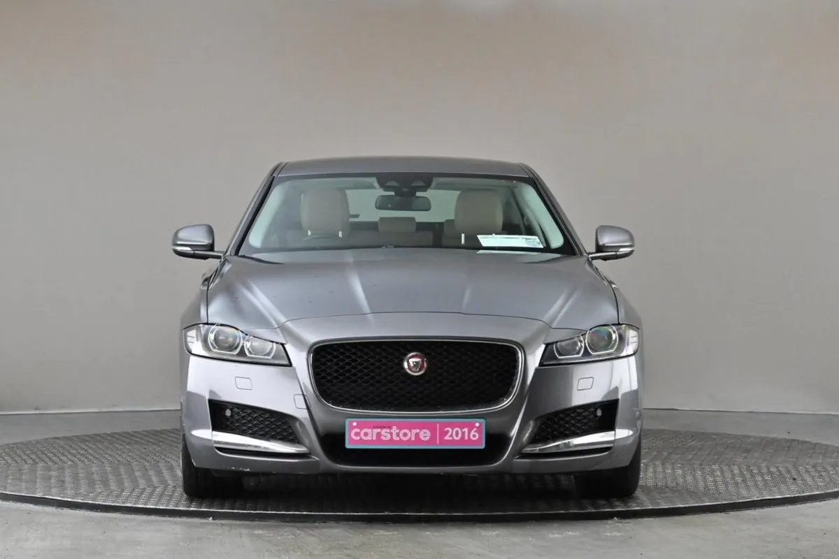 Jaguar XF 2.0d 180BHP RWD Prestige My16  beige Le - Image 2