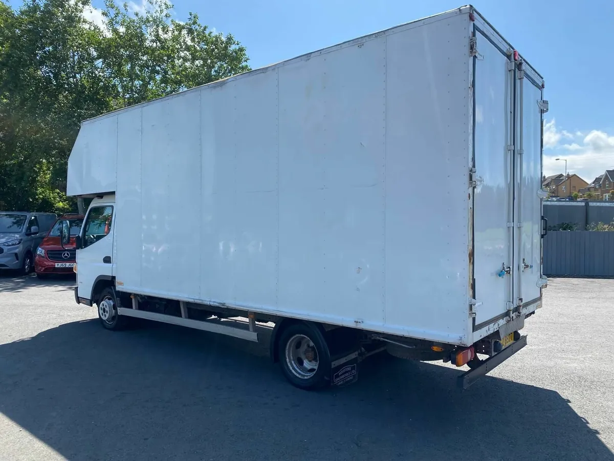 2019 Mitsubishi Canter / Fuso 3.5 Ton Luton body - Image 4