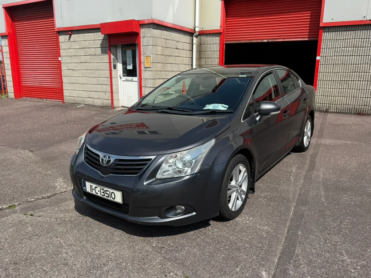 11 avensis diesel hi spec low mile - Image 1