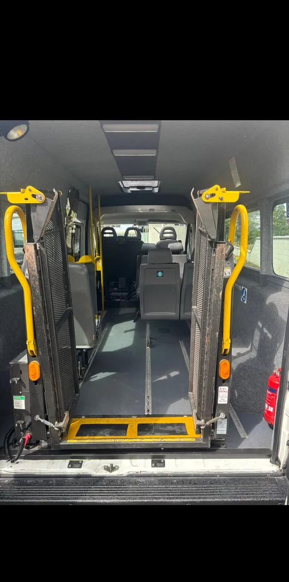 Peugot Boxer 10 Seater Wheelchair - Image 4