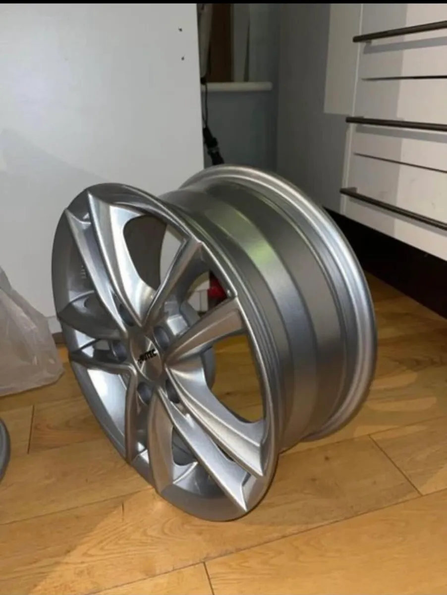 15" Autec Alloys- Unused Brand New - Image 2