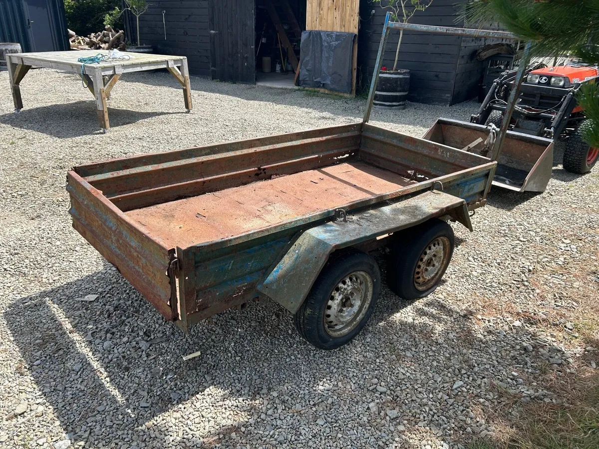 Trailer - Image 1