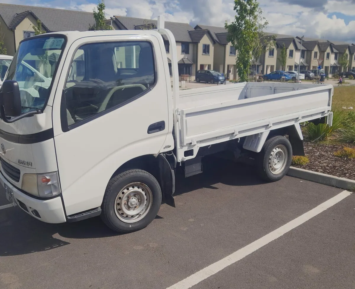 2004 Toyota dyna - Image 3