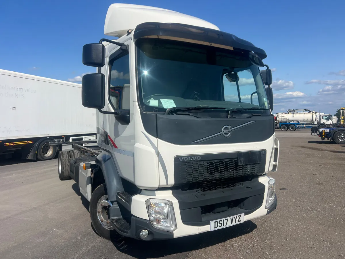 2017 Volvo FL5 12 240bhp - Image 2