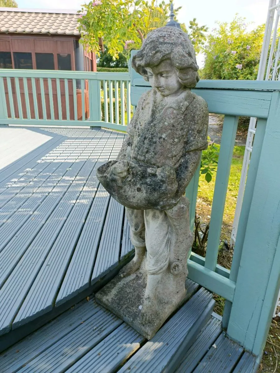 Concrete statue