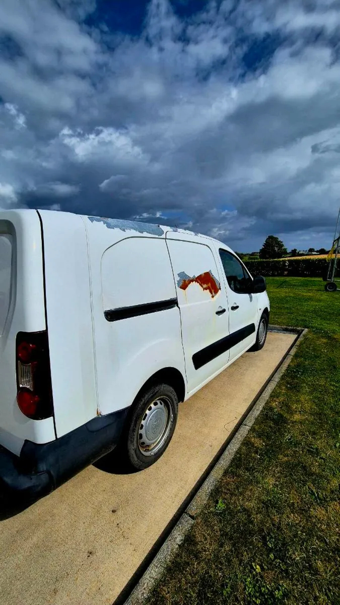 2012 Peugeot Partner Crew Cab - Image 3