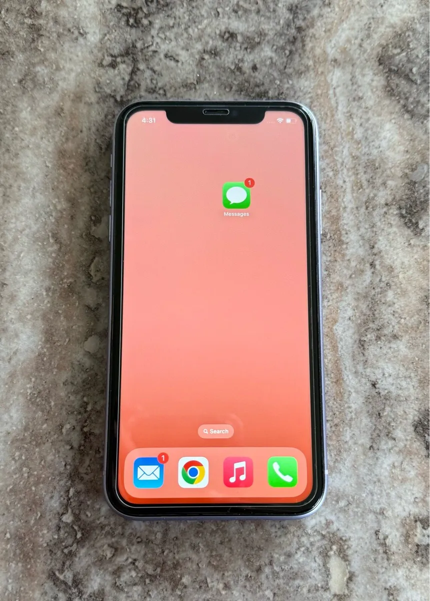 iPhone 11 - Image 3