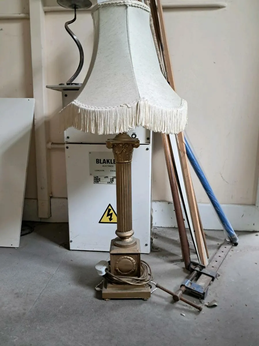 Antique lamp - Image 1