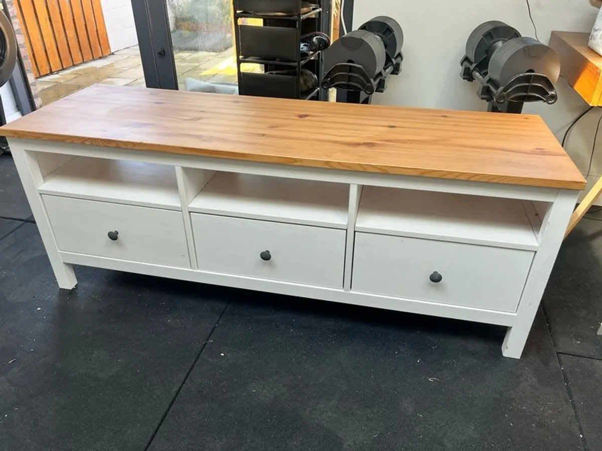 TV unit - Image 1