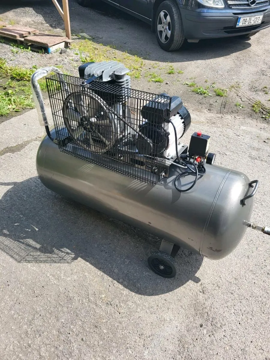 Air Compressor - Image 3