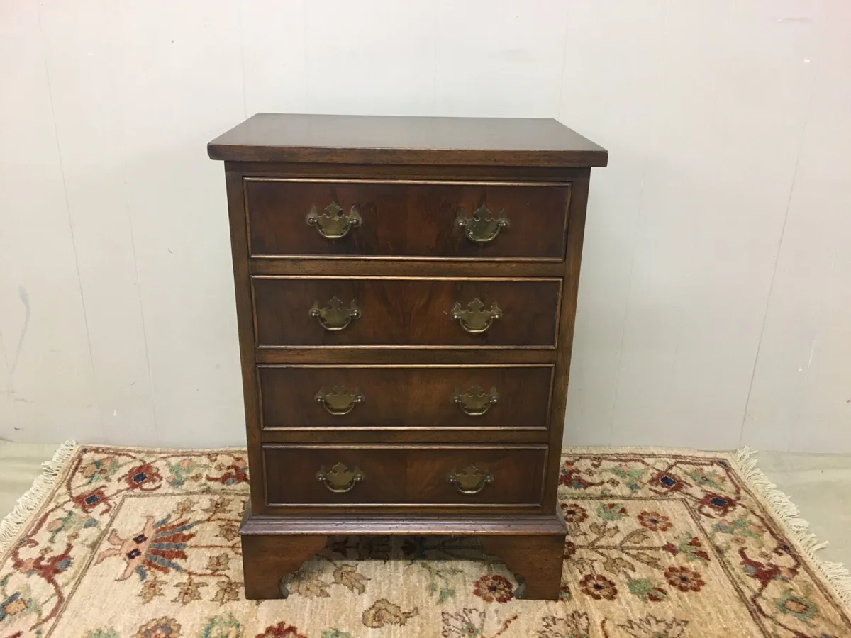 Small Mahogany Chest Drawers - Image 1