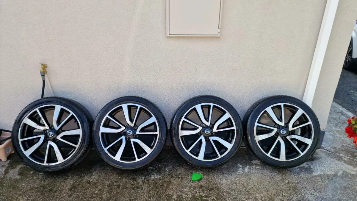 NISSAN QASHQAI 19" - Image 3
