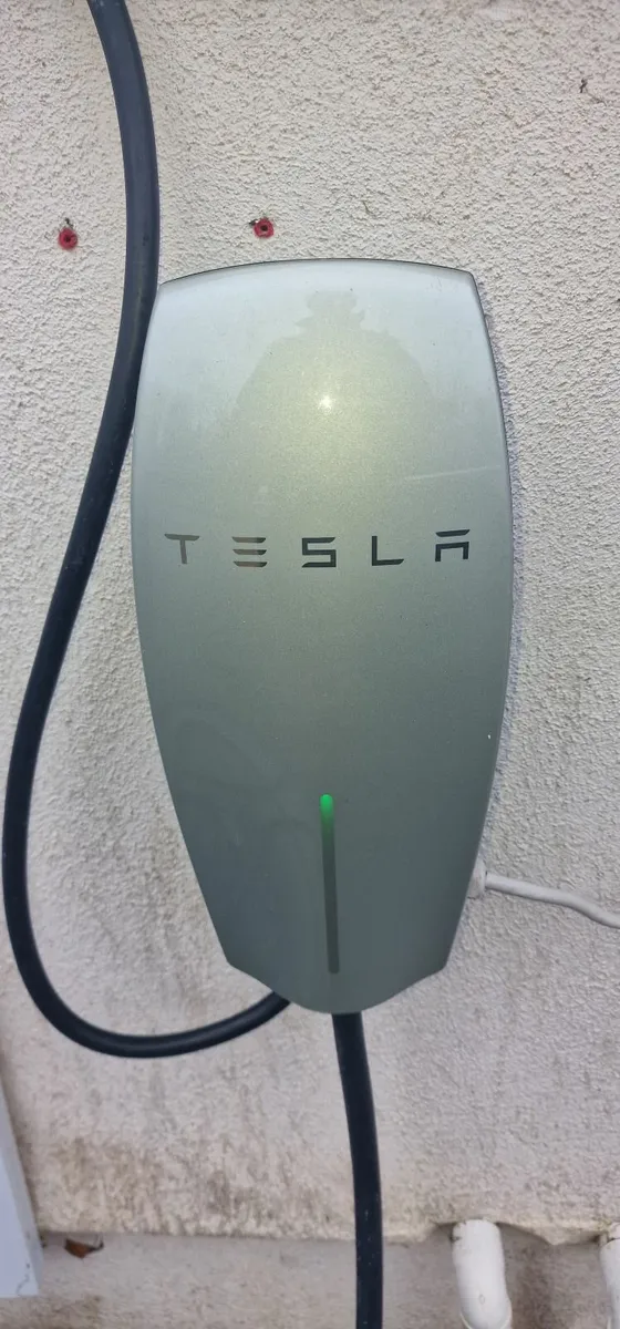 Tesla Home EV Charger 7/22kW Tethered - Image 1