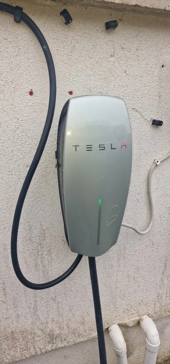 Tesla Home EV Charger 7/22kW Tethered - Image 3