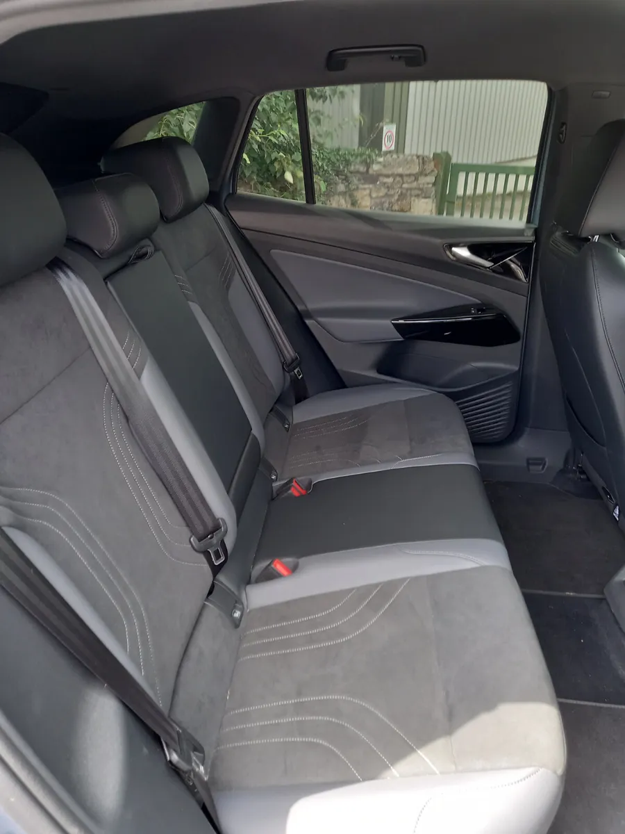 2022 Volkswagen ID.4 Electric - Image 2