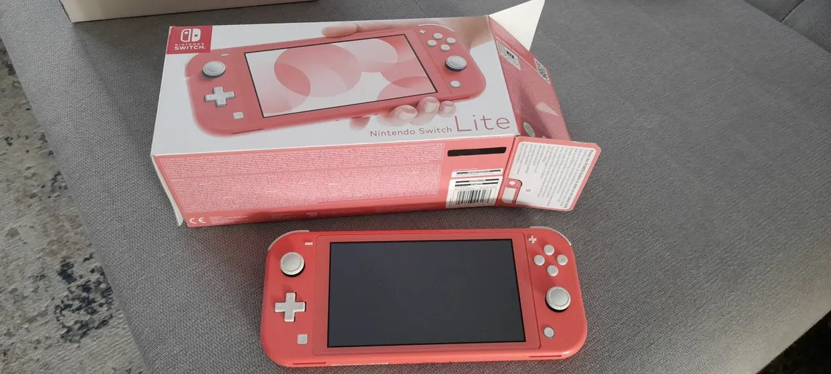 Nintendo Switch Lite - Image 1
