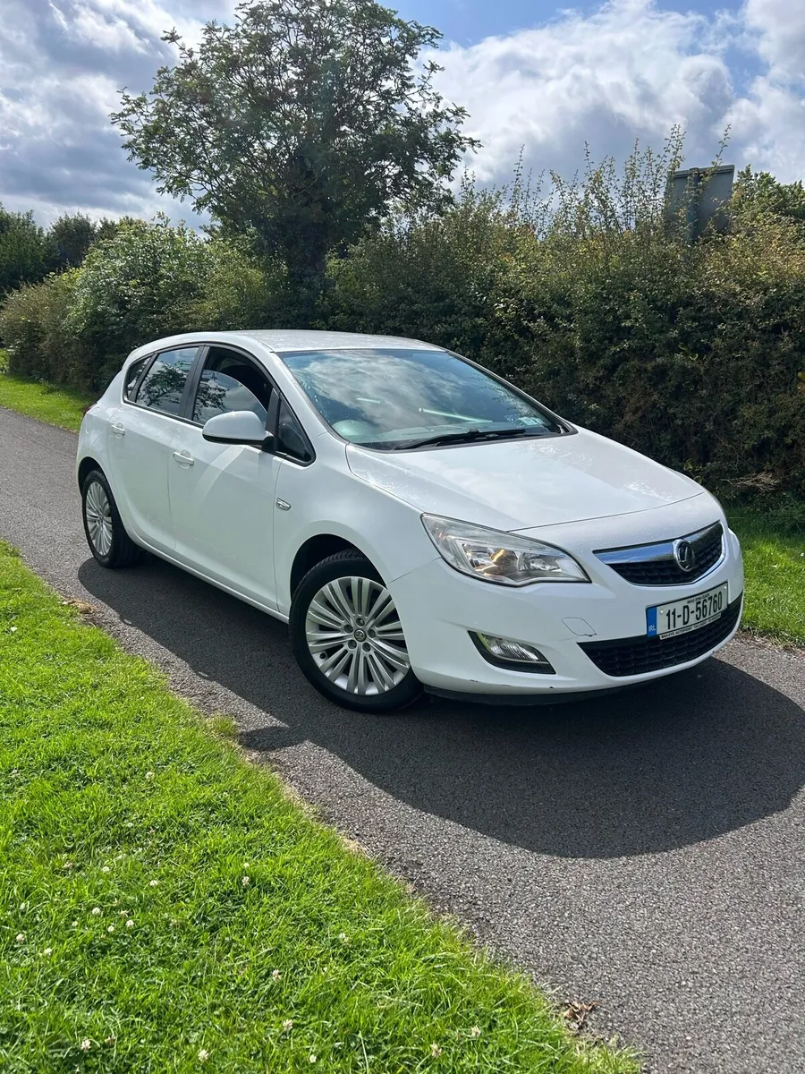 Vauxhall Astra NCT 2/26 TAX 4/26** 93.000 miles - Image 1