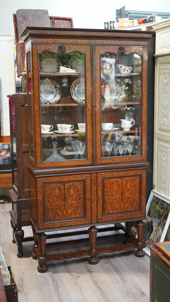 🌟 Exquisite 19th-Century French Marquetry Display - Image 1